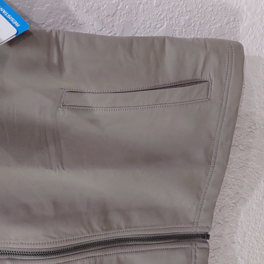 Columbia Water resistant Jacket - Picture 5 of 16